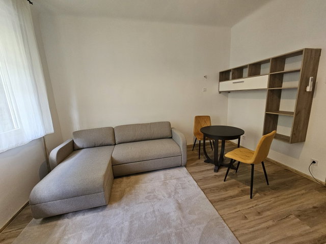 Kiadó téglalakás, albérlet, XI. kerületben, Tarcali utcában