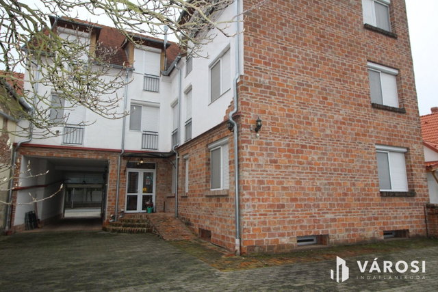 Eladó hotel, Sárváron 325 M Ft, 25 szobás / költözzbe.hu