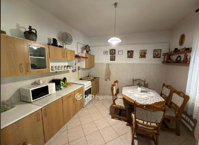 Eladó családi ház, Geresdlakon 48 M Ft, 5 szobás