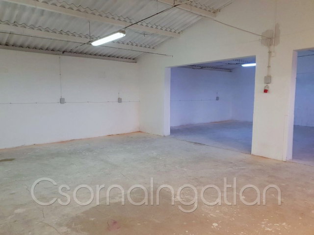 Kiadó ipari ingatlan, Csornán 179 E Ft / hó