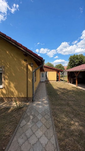 Eladó családi ház, Baján 38 M Ft, 3 szobás