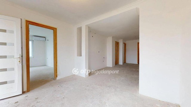 Eladó ikerház, Poroszlón 49.99 M Ft, 4+2 szobás