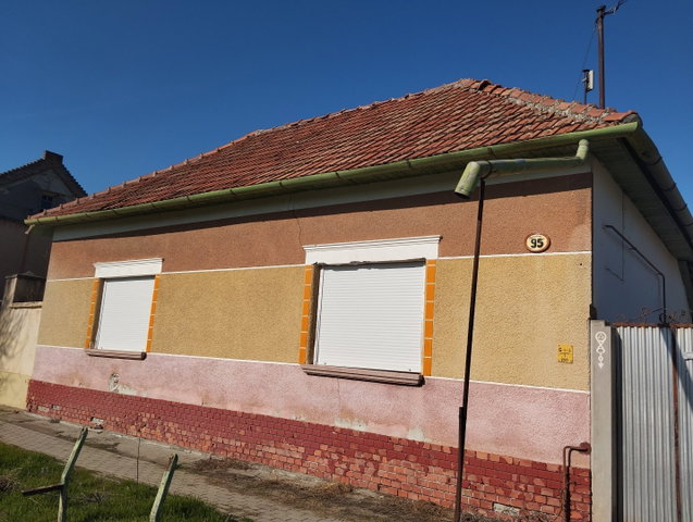 Eladó családi ház, Apátfalván, Templom utcában 7.5 M Ft