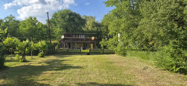 Eladó nyaraló, Győrött 22.9 M Ft, 4 szobás