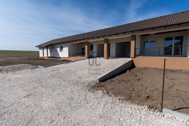 Eladó családi ház, Úrhidán 115 M Ft, 4 szobás