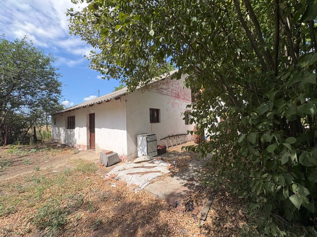 Eladó családi ház, Kecskeméten 11.9 M Ft, 2 szobás