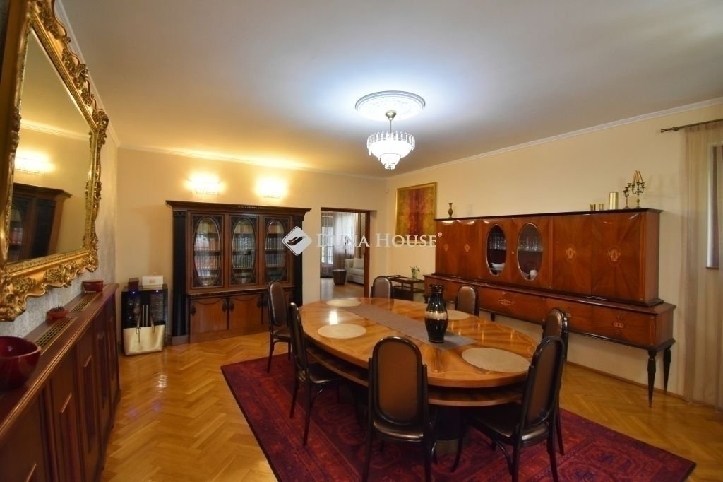 5 bed · 313m² · 355.000.000 ft