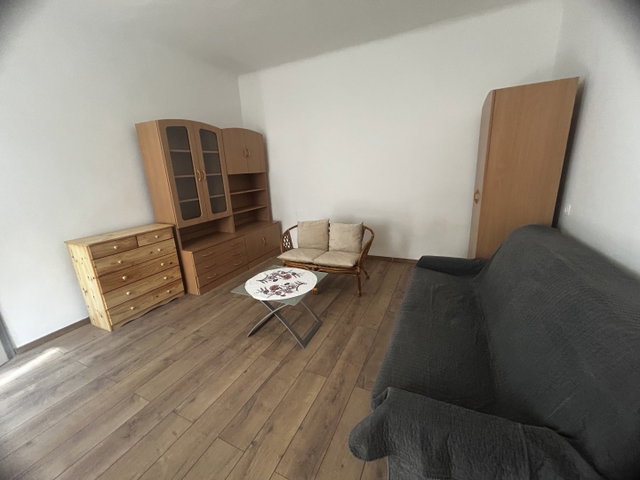 Kiadó téglalakás, albérlet, Szegeden, Szentháromság utcában
