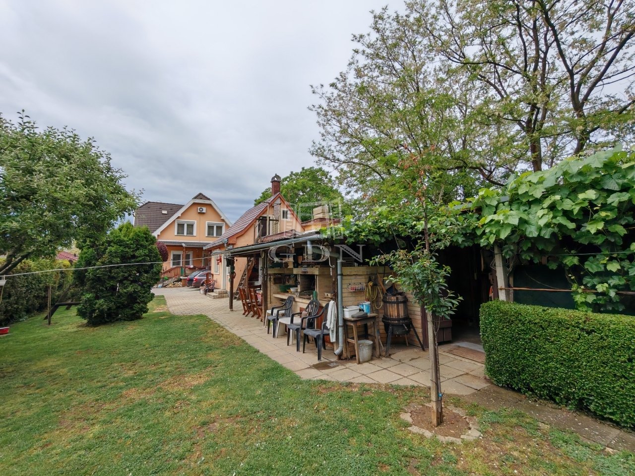 6 bed · 242m² · 169.950.000 ft