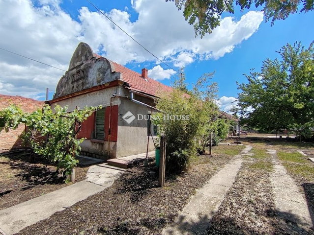 Eladó családi ház, Békéscsabán, Békési úton 60.9 M Ft