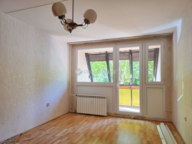 Eladó panellakás, Pécsett 42.9 M Ft, 2 szobás