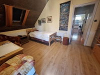 Eladó családi ház, Pécsett 129.9 M Ft, 9 szobás