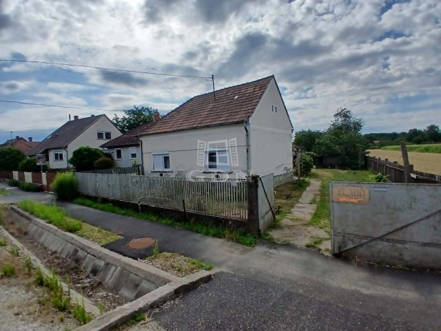 Eladó családi ház, Molnaszecsődön 19 M Ft, 2 szobás