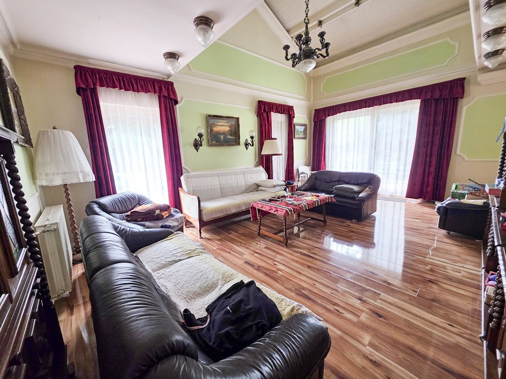 4 bed · 281m² · 199.900.000 ft