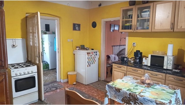 Eladó családi ház, Kadarkúton 21.9 M Ft, 2 szobás