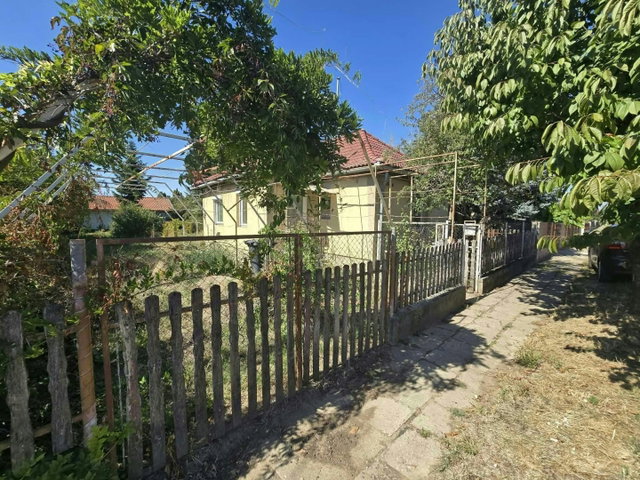 Eladó családi ház, Dombóváron 18.9 M Ft, 1 szobás