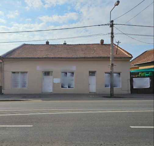 Eladó üzlethelyiség, Sajószentpéteren 31.75 M Ft, 3 szobás
