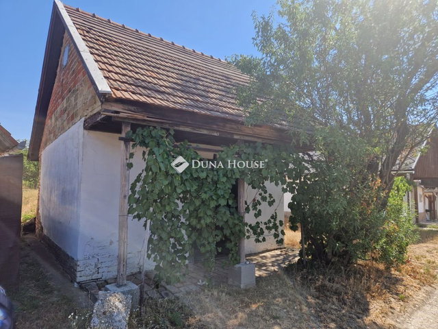 Eladó családi ház, Monoron 8 M Ft, 1 szobás