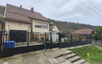 Eladó családi ház, Pécsett 64.99 M Ft, 3 szobás