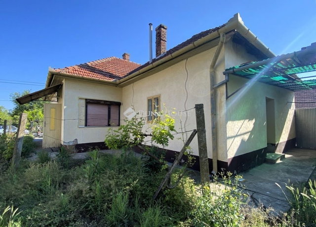Eladó családi ház, Békéscsabán 17.9 M Ft, 3 szobás