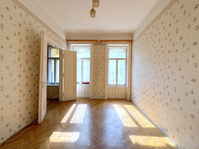 Eladó téglalakás, Budapesten, IX. kerületben, Ferenc körúton