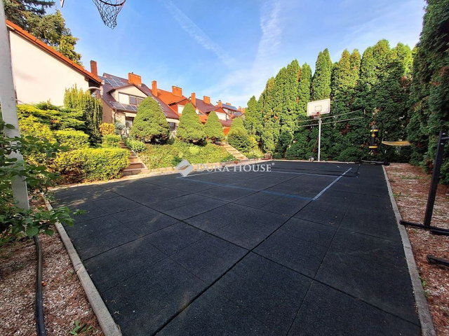 Eladó sorház, Győrött 149.9 M Ft, 5 szobás