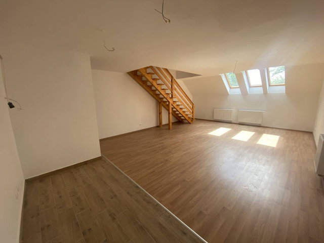 Eladó téglalakás, Sopronban 89.5 M Ft, 4 szobás