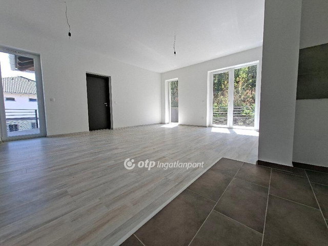 Eladó téglalakás, Mendén 84.9 M Ft, 4 szobás