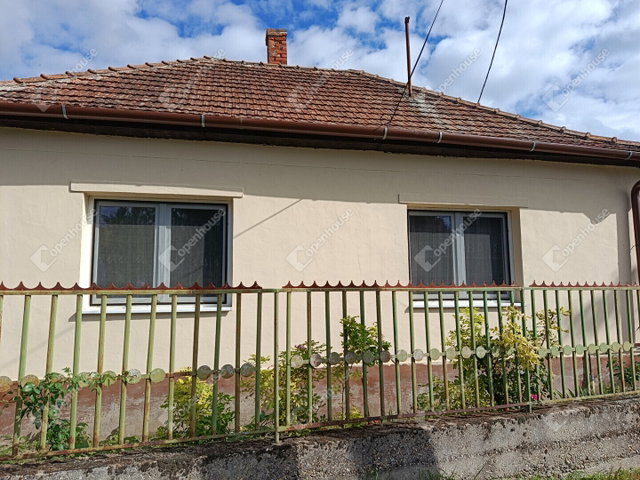 Eladó családi ház, Maglócán 44.9 M Ft, 3 szobás