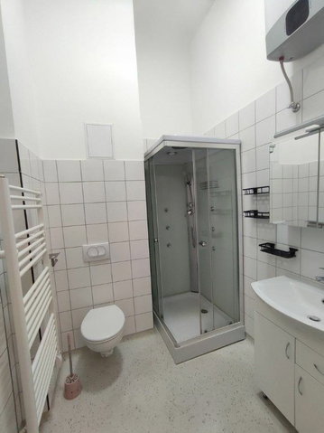 Kiadó téglalakás, albérlet, VI. kerületben, Jókai utcában