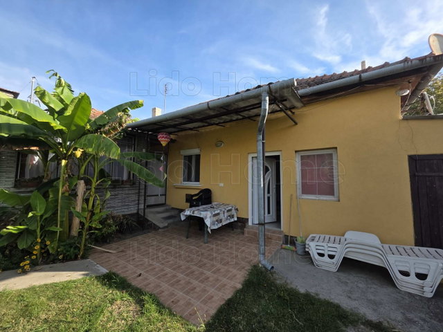 Eladó családi ház, Balatonfenyvesen 95 M Ft, 3+1 szobás