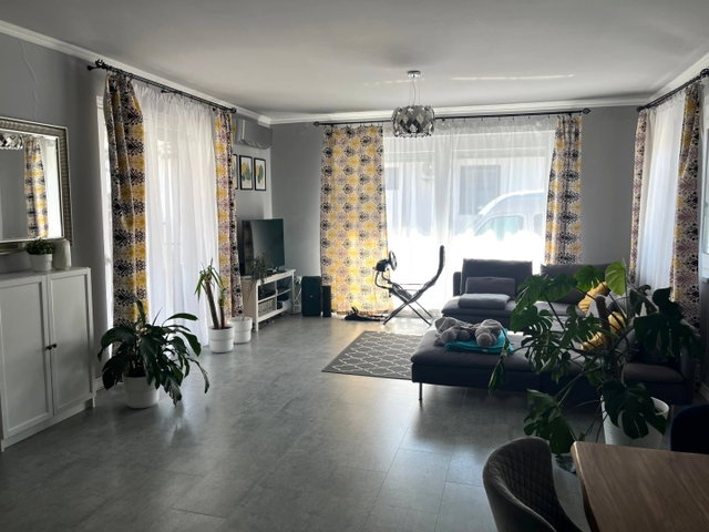 Eladó családi ház, Székesfehérvárott 137.9 M Ft, 4 szobás
