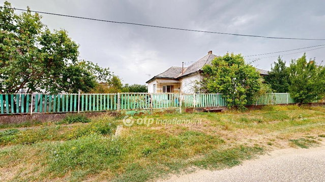 Eladó családi ház, Kisaron 9.2 M Ft, 3 szobás
