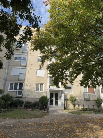 Eladó panellakás, Győrött 53.9 M Ft, 3 szobás