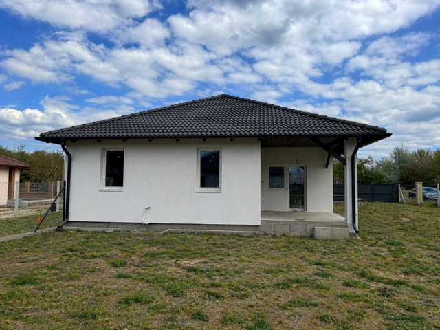 Eladó családi ház, Kiskunlacházán 86.9 M Ft, 3 szobás