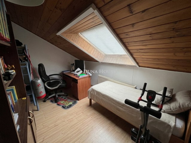 Eladó téglalakás, Budapesten, XV. kerületben 99.9 M Ft, 4 szobás