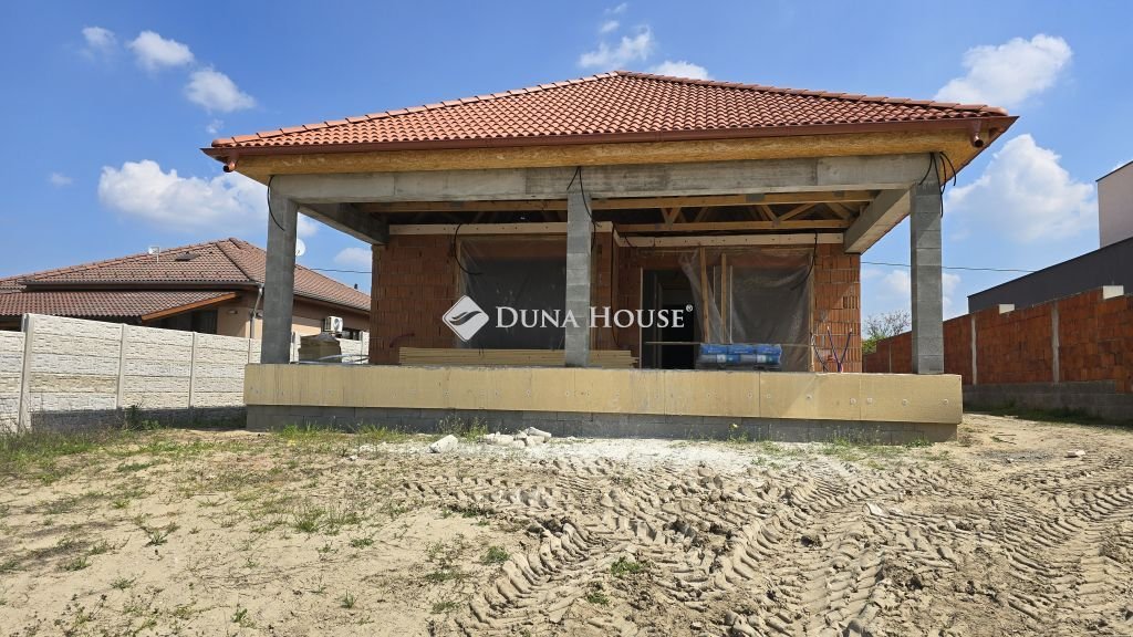 4 bed · 210m² · 100.000.000 ft