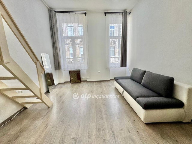 Eladó téglalakás, Budapesten, VIII. kerületben 43 M Ft, 1 szobás