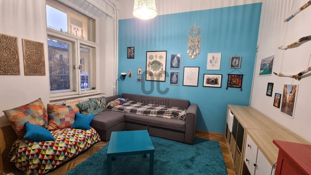 Eladó téglalakás, Budapesten, VI. kerületben 49.9 M Ft, 1 szobás