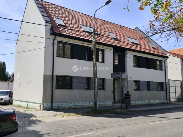 Eladó téglalakás, Kecskeméten 84.5 M Ft, 4 szobás