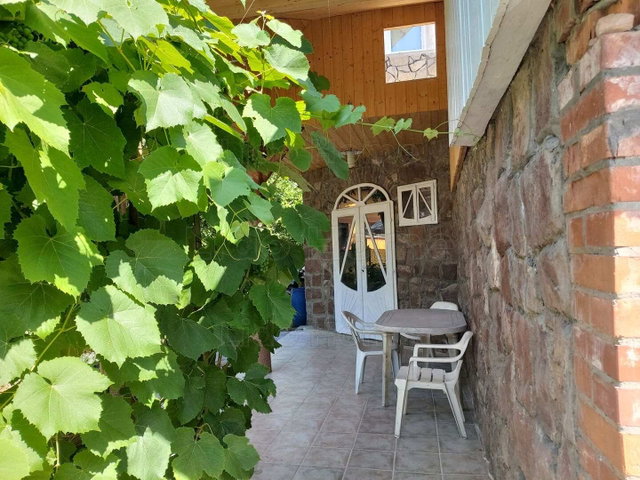 Eladó nyaraló, Balatonfenyvesen 68 M Ft, 5 szobás