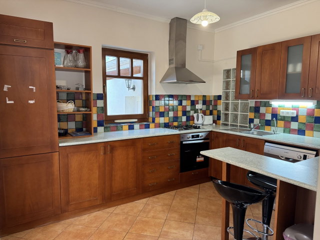 Eladó családi ház, Balatonfűzfőn 125 M Ft, 4 szobás