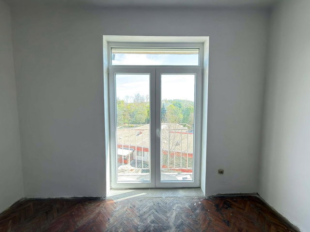 Eladó téglalakás, Komlón, Kazinczy Ferenc utcában 14.9 M Ft