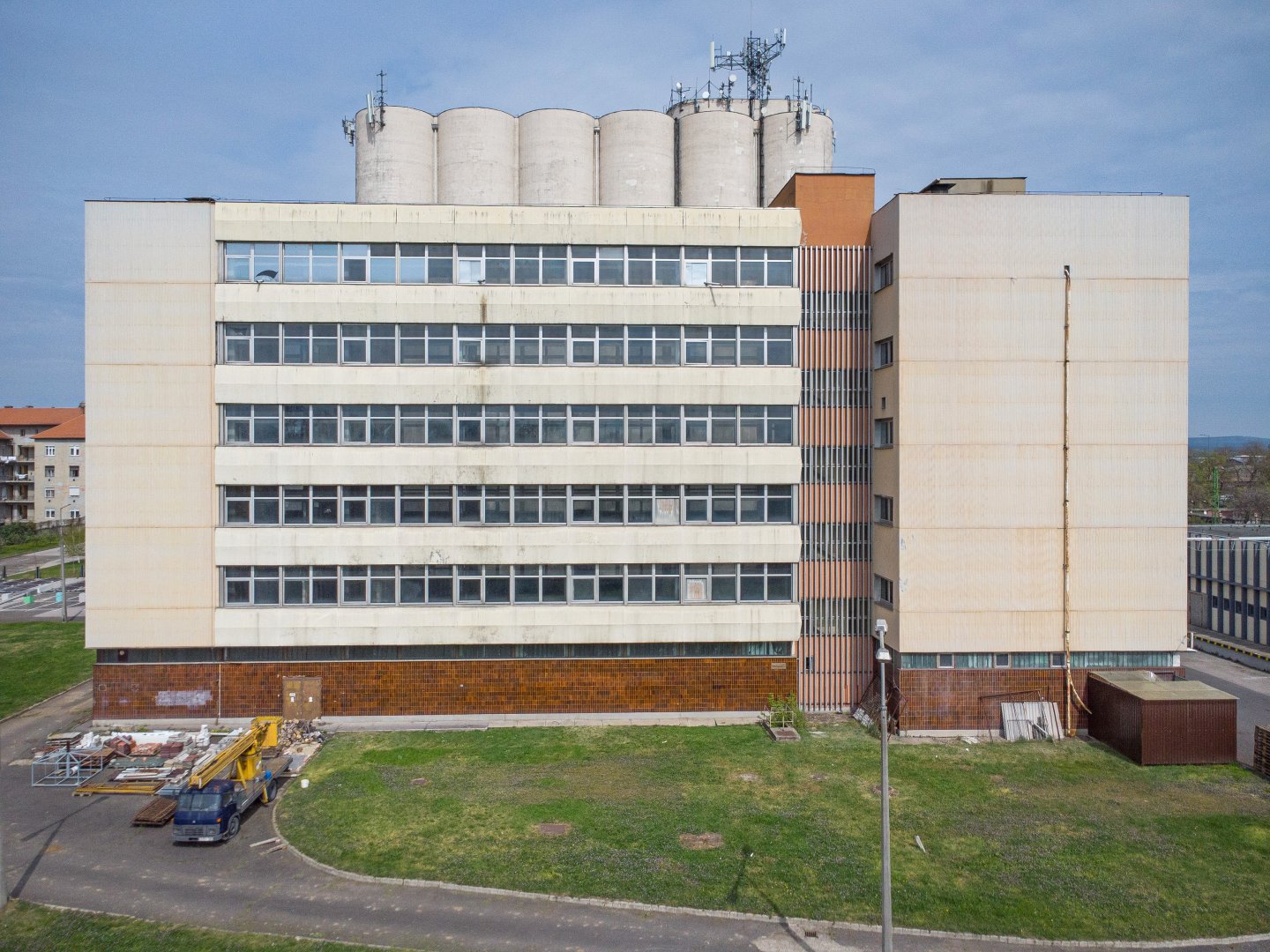 3000m² · 3.000.000 ft