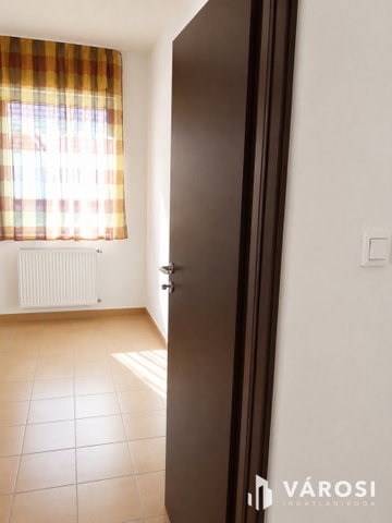 Kiadó üzlethelyiség, Debrecenben 200 E Ft / hó