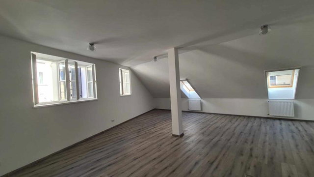 Eladó téglalakás, Győrött 159.95 M Ft, 4 szobás