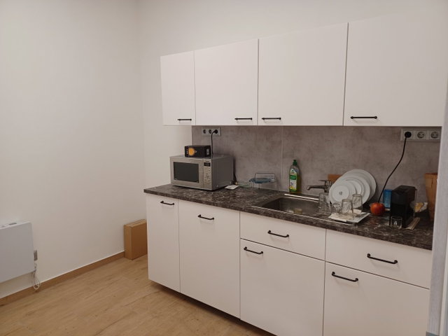 Kiadó ipari ingatlan, Győrött, Juharfa úton 1200 E Ft / hó