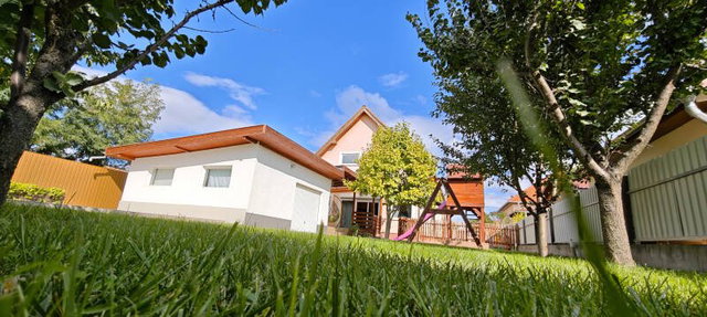 Eladó családi ház, Halásztelken 126.9 M Ft, 7 szobás