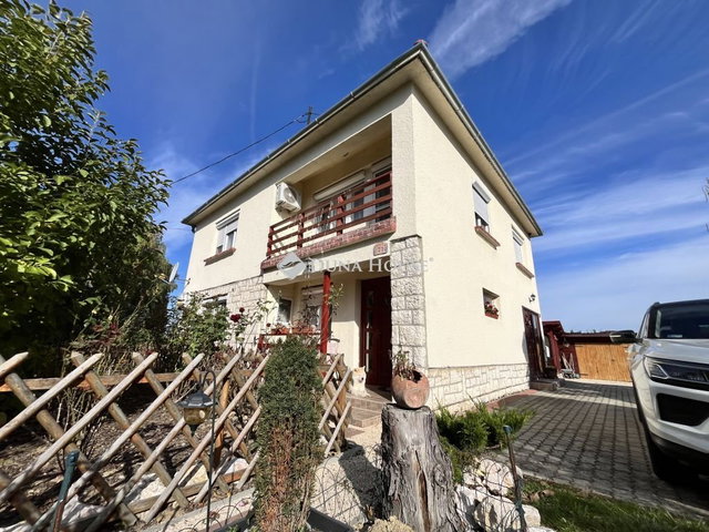 Eladó családi ház, Bakonyszentkirályon 57.9 M Ft, 4 szobás