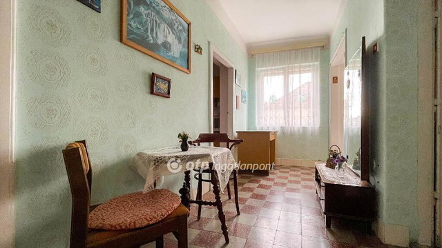 Eladó családi ház, Kónyon 48 M Ft, 3 szobás